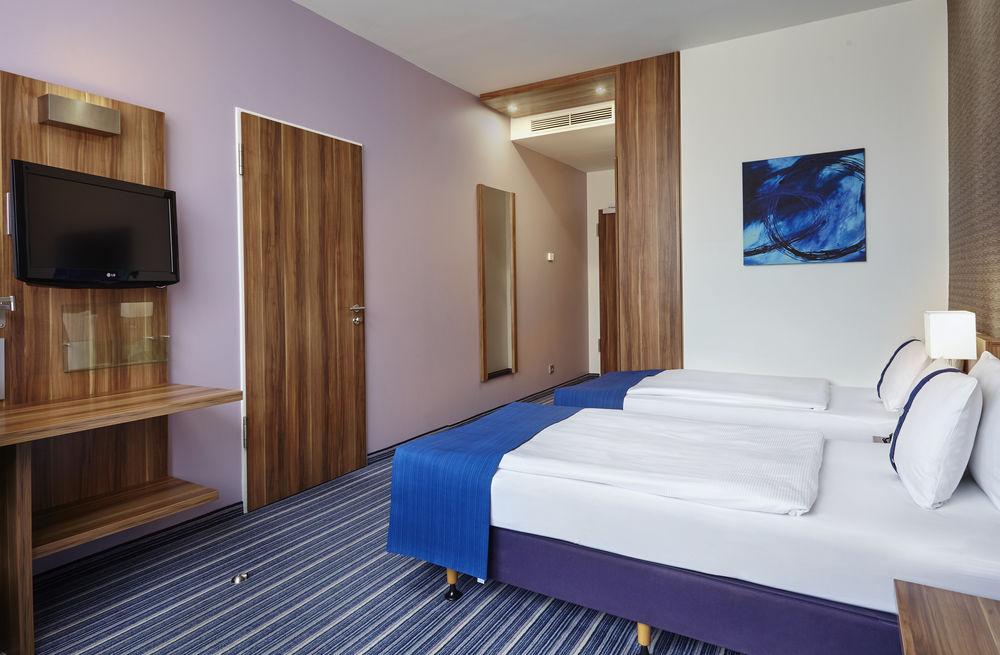 Holiday Inn Express Frankfurt City Hauptbahnhof Frankfurt am Main Eksteriør bilde