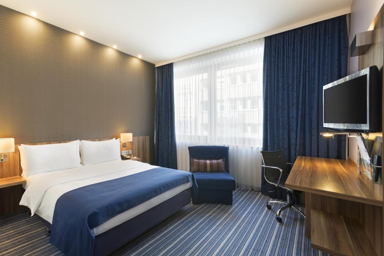 Holiday Inn Express Frankfurt City Hauptbahnhof Frankfurt am Main Eksteriør bilde